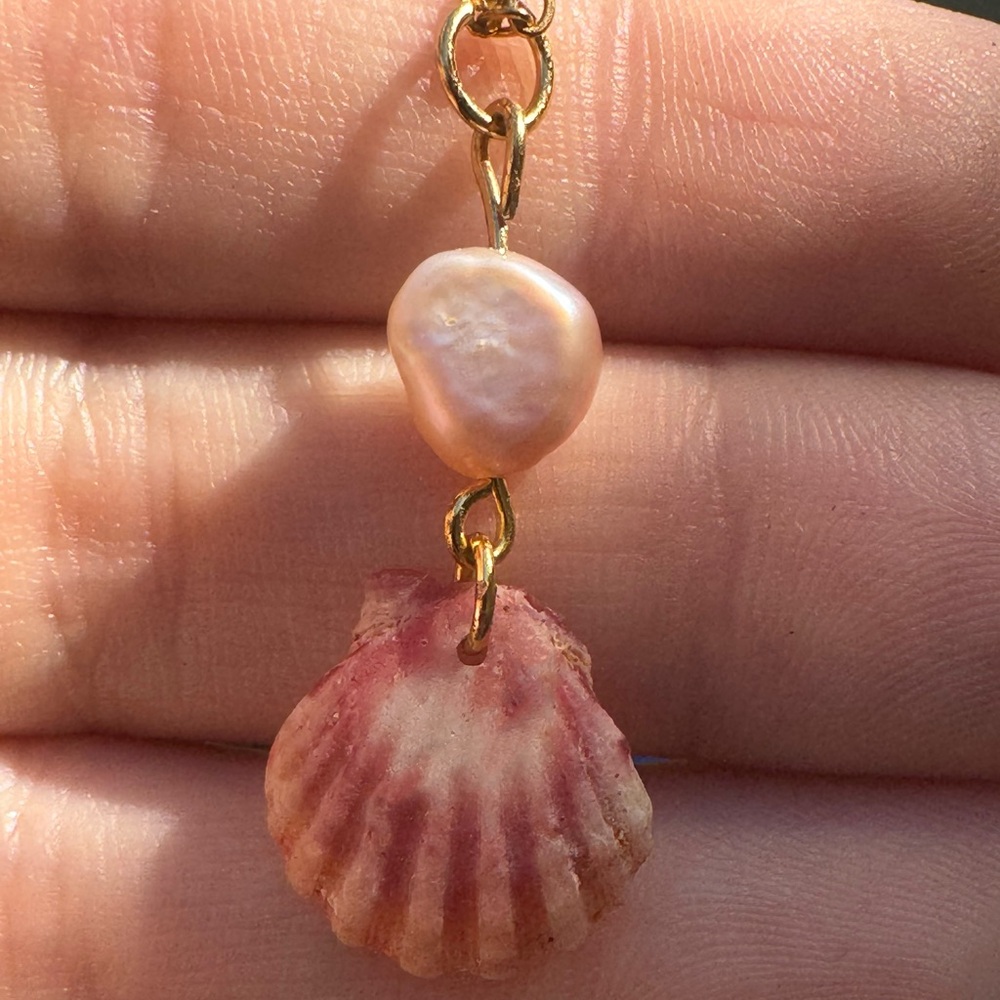 Hawaii Rare solid sunrise shell/genuine pearl gold necklace$800